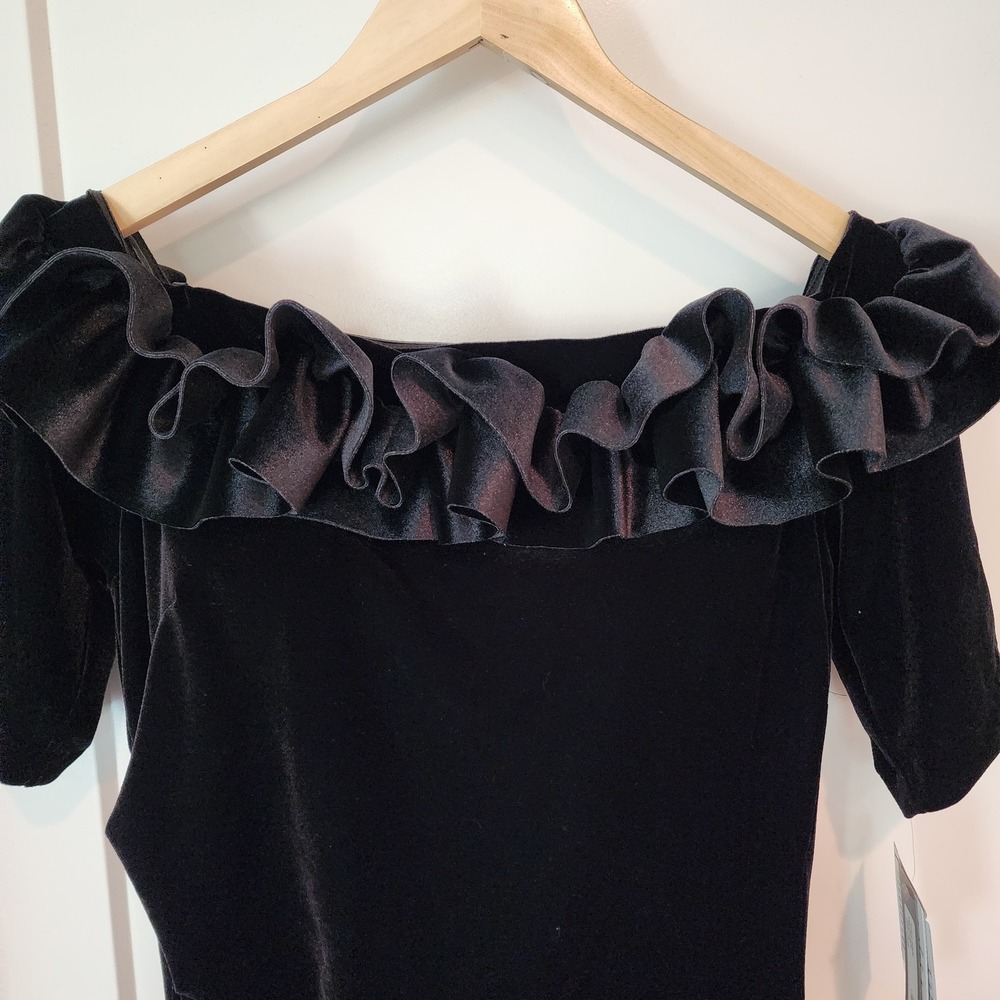 NWT XSCAPE Black Velvet Off-Shoulder Ruffle‎ Gown 16 Formal Event Wedding Ball - Picture 5 of 16